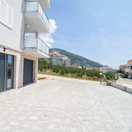 Apartments Sara 4 Бол Екстериор снимка