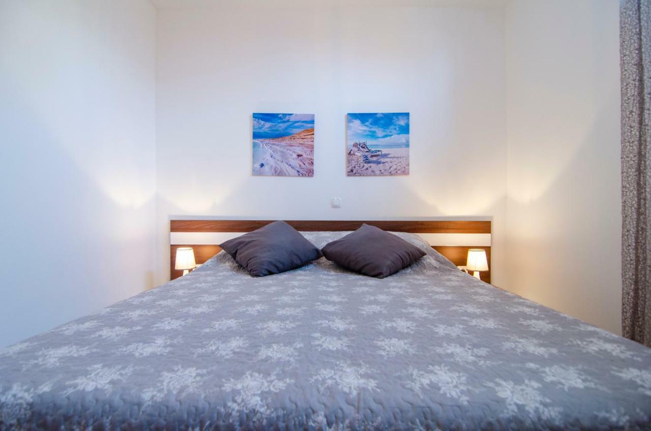 Apartments Sara 4 Бол Екстериор снимка