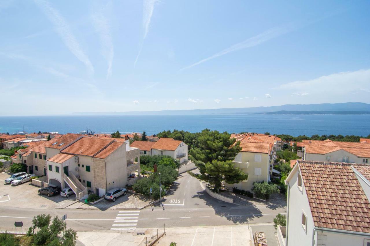 Apartments Sara 4 Бол Екстериор снимка