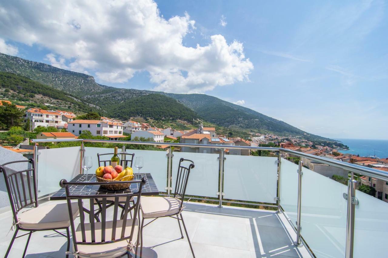 Apartments Sara 4 Бол Екстериор снимка