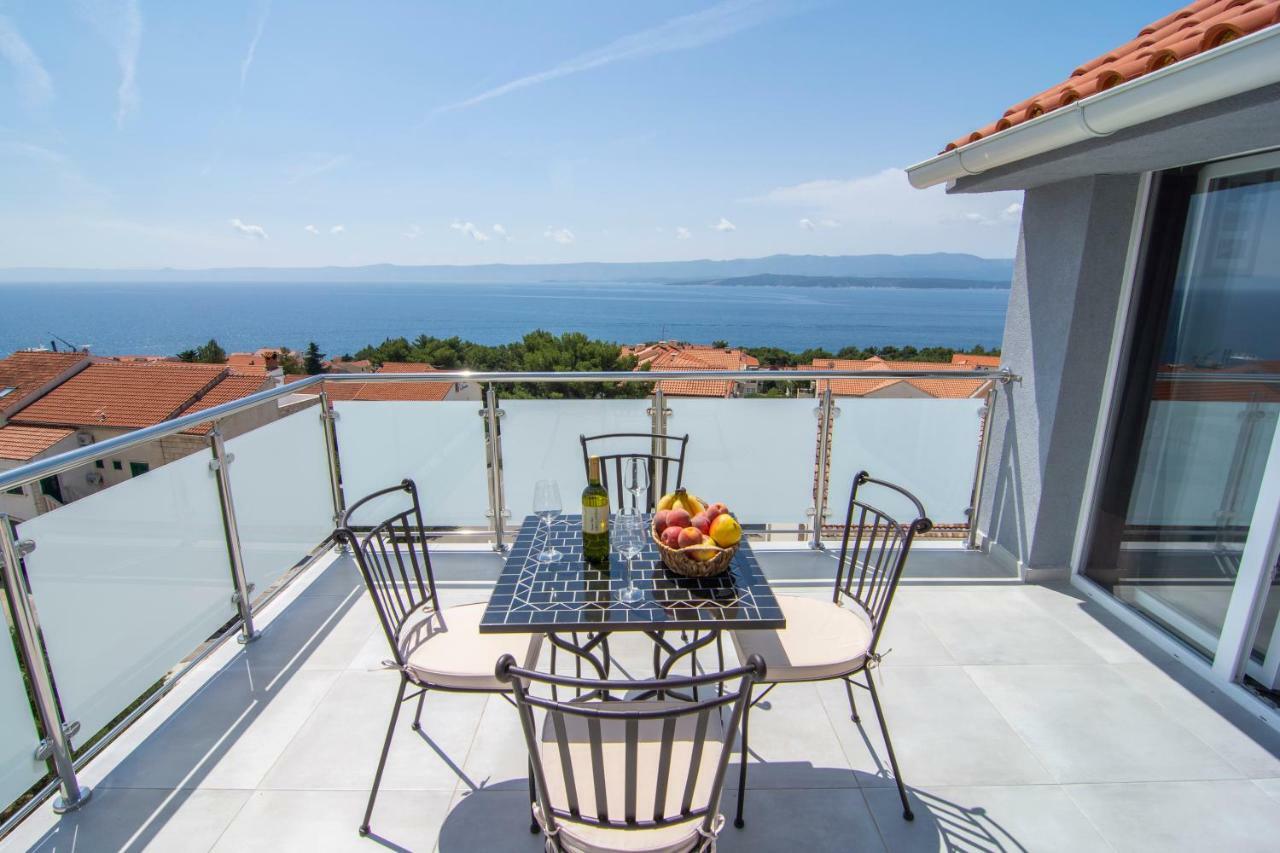 Apartments Sara 4 Бол Екстериор снимка