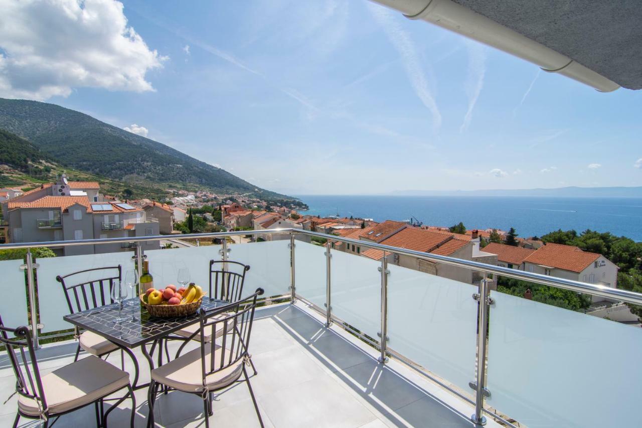 Apartments Sara 4 Бол Екстериор снимка